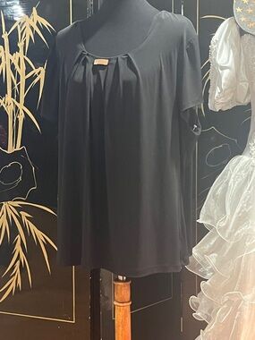 Women's Black Pleated-Neck Short-Sleeve Tunic RE